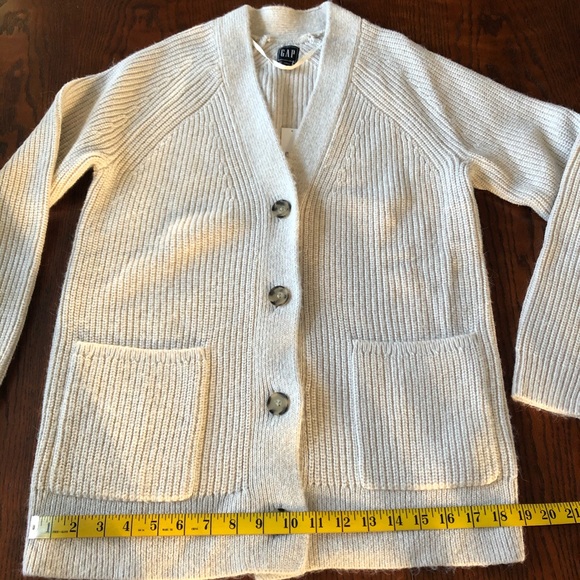 Gap Cardigan - Picture 7 of 9